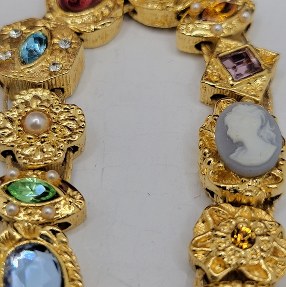 14K GP VINTAGE CAMEO BRACELET MULTI STONES & PEARLS 8"IN
, NEW WITH OUT TAG - Picture 6 of 11